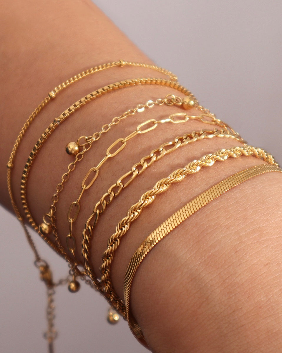 Ouro Entrelaçado Pulseiras